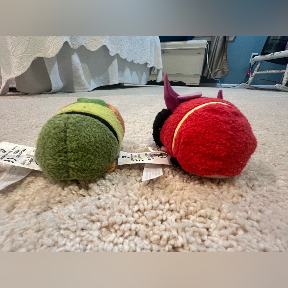 Disney Peter Pan and Captain Hook Tsum Tsums - Picture 3 of 7
